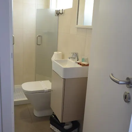 Casa Do Ti Luis * 莱里亚